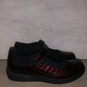 Women’s Drew Shoes Sz 10